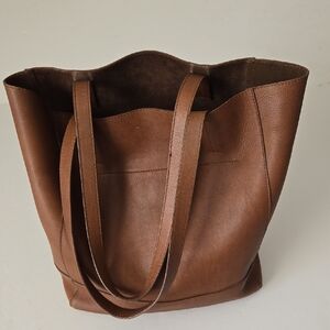 ili New York Timeless Chic Brown Leather Tote Bag